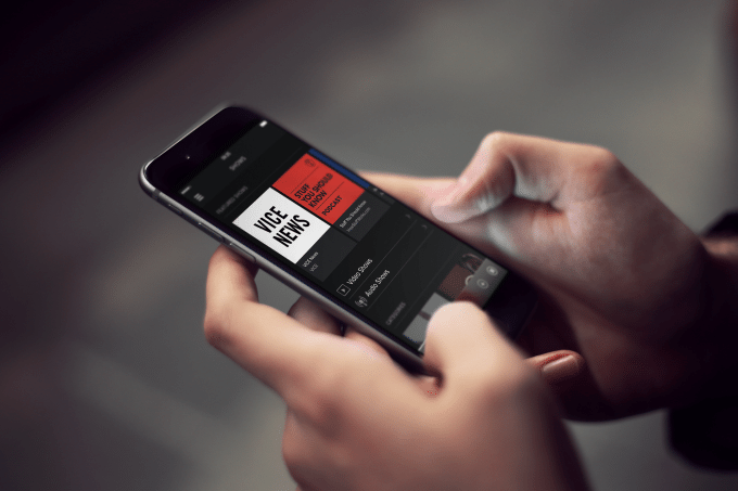 Shows_iPhone_Lifestyle_1-680x453 Shows_iPhone_Lifestyle_1-680x453 Spotify bietet jetzt Podcasts, Radios und Videos Spotify Spotify wird mehr als ein Musikstreaming-Dienst Shows iPhone Lifestyle 1 680x453