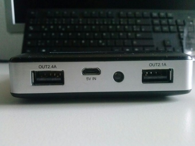 RAV Powerbank mit zwei USB-Anschlüsse und Taschenlampe rav powerbank RAV Powerbank: der externe Akku mit Taschenlampe an Bord getestet IMG 20150709 WA0008 680x509