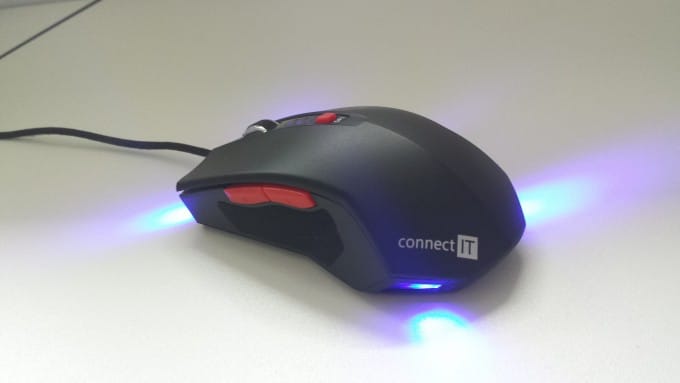 20150928_152102-680x383 20150928_152102-680x383 20150928_152102 tomcat TOMCAT von ConnectIT – eine Maus, die überzeugen möchte 20150928 152102 680x383