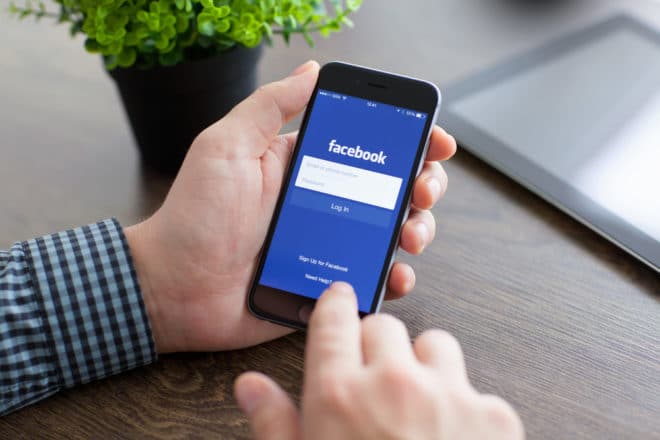lo-c facebook app Facebook Sicherheitslücke in Facebook Messenger ermöglicht Einschleusen von Malware shutterstock 254832613 660x440