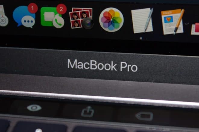 macbook Angetoucht: Das MacBook Pro mit Touch Bar im Test MacBook Pro Schriftzug 660x440