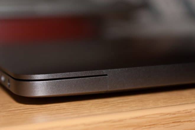 macbook Angetoucht: Das MacBook Pro mit Touch Bar im Test Scharnier 660x440