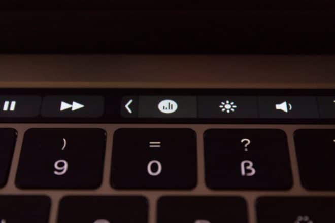 macbook Angetoucht: Das MacBook Pro mit Touch Bar im Test TouchBar iTunes 660x440