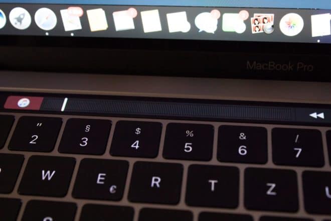 macbook Angetoucht: Das MacBook Pro mit Touch Bar im Test TouchBar iTunes innerhalb eines Liedes springen 660x440