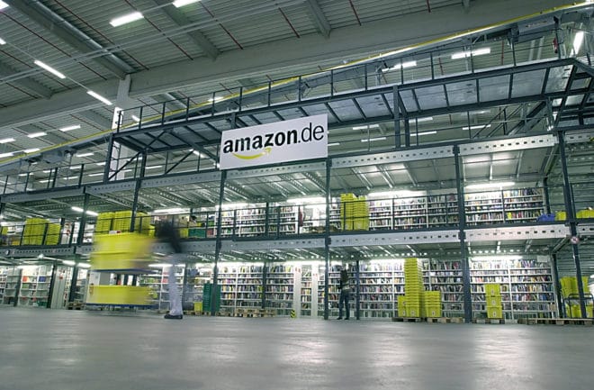 Amazon [object object] Amazon Rekordübernahme: US-Lebensmittelhändler Whole Foods aufgekauft Bad Hersfeld Innenansicht  mit Amazon Logo 660x433